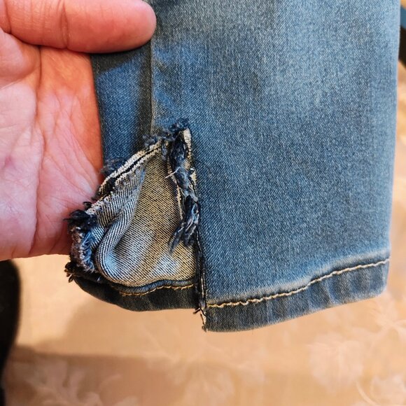 Gloria Vanderbilt All Around Slimming Effect Avery Jeans, Size 8, Used - Picture 3 of 8